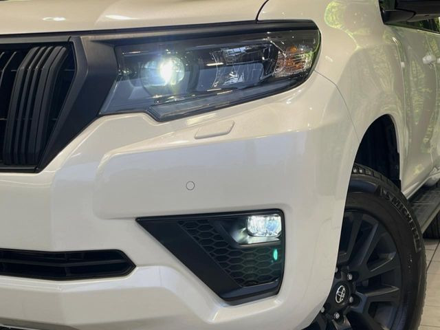 �yLED�w�b�h���C�g�z���V����ԑ��s�����ǍD�Ȏ��E���m�ۂ����S���ĉ^�]�ł��鍂�P�xLED�w�b�h���C�g�𑕔�!�_�����x�������A����d�͂��}�����Ă��܂��B