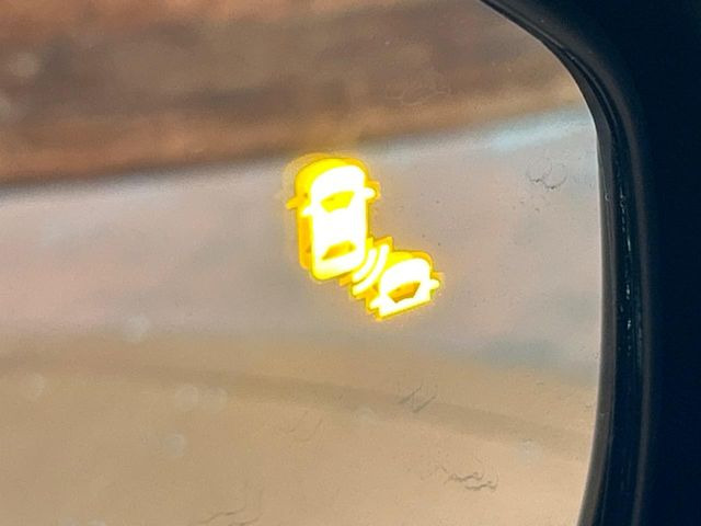 �y�u���C���h�X�|�b�g�C���t�H���[�V�����z���s���A�h�A�~���[�̎��p�ɂȂ�₷���ӏ��Ɍ㑱�Ԃ��ڋ߂���ƃT�C�h�~���[�t�߂Ɍx����\���A�h���C�o�[�ɒ��ӊ��N�����Ă���܂��B