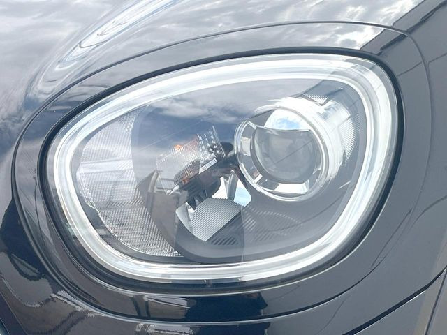 ��LED�w�b�h���C�g:��ԑ��s�����ǍD�Ȏ��E���m�ۂ����S���ĉ^�]�ł��鍂�P�xLED�w�b�h���C�g�𑕔�!�_�����x�������A����d�͂��}�����Ă��܂��B