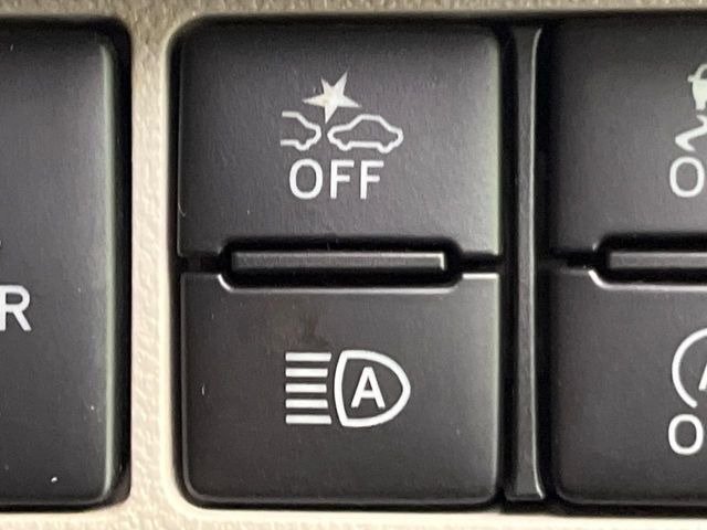 �y�X�}�[�g�A�V�X�g�z���s���ɑO���̎ԗ�����F�����A�Փ˂������Ȏ��͌x��ƃu���[�L�ŏՓˉ���Ɣ�Q�y�����A�V�X�g�B�����S�Ƀh���C�u�����y���݂��������܂��B