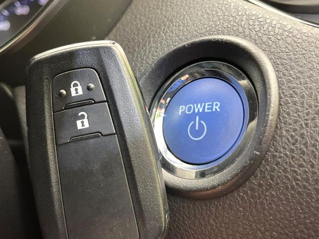 �y�X�}�[�g�L�[�z�J�o����|�P�b�g�ɓ��ꂽ�܂܂ł��h�A�̎{���E�������\�ȃX�}�[�g�L�[�𑕔��B�G���W���̃I���E�I�t�����J�M�����o���K�v����������Ƃ��Ă��֗��ł���