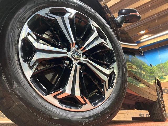 �y����19�C���`�A���~�z�C�[���z�O�ςɃ}�b�`���������A���~�z�C�[���𑕒����Ă���܂��B�e��ЊO�A���~�z�C�[����A�X�^�b�h���X�^�C�����戵�����Ă���܂��B���񂲑��k����������