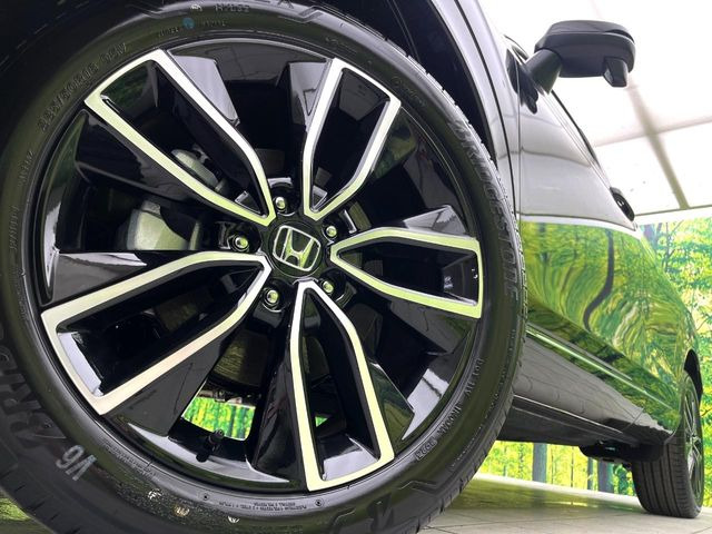 �y����18�C���`�A���~�z�C�[���z�O�ςɃ}�b�`���������A���~�z�C�[���𑕒����Ă���܂��B�e��ЊO�A���~�z�C�[����A�X�^�b�h���X�^�C�����戵�����Ă���܂��B���񂲑��k����������