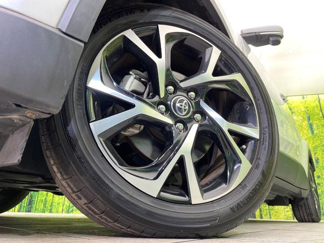 �y����18�C���`�A���~�z�C�[���z�O�ςɃ}�b�`���������A���~�z�C�[���𑕒����Ă���܂��B�e��ЊO�A���~�z�C�[����A�X�^�b�h���X�^�C�����戵�����Ă���܂��B���񂲑��k����������