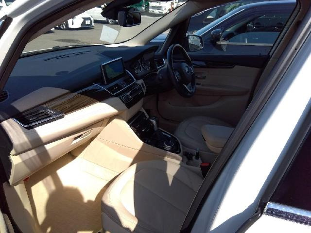 2シリーズアクティブツアラー218i