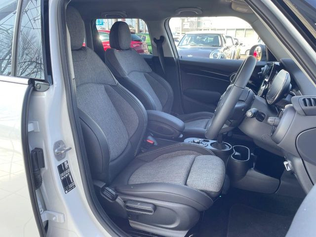 ���V�[�g�̎g�p��:�j��E�ւ�������Ȃ��A�����̒ʂ肫�ꂢ�ȏ�Ԃ��ێ����Ă���܂��B�܂��A�����N���[�j���O�E�R�[�e�B���O�����p�����������܂��B