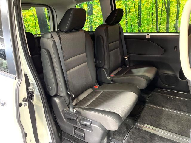 �Z�J���h�V�[�g�͒������������ƂȂ��Ă���A�X���C�h����ΒʘH�X�y�[�X���o��!�O��̈ړ����Ƃ��Ă��ȒP�ł���������A8����Ԏ������K�ȍ���S�n�̃V�[�g�ƂȂ��Ă��܂���