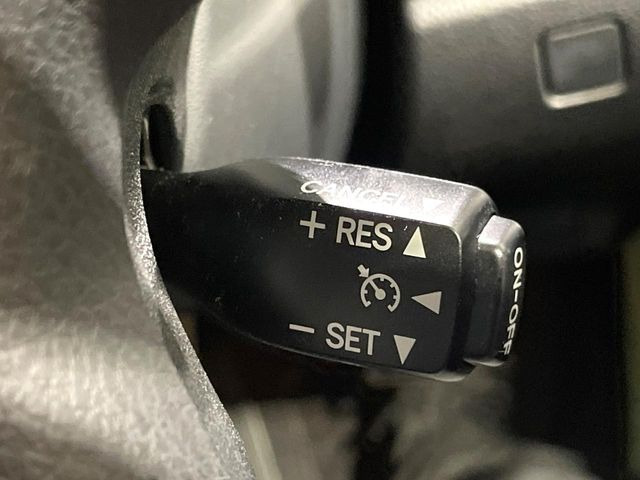 �y�N���[�Y�R���g���[���z�������H�����N���N���s�B�A�N�Z���𗣂��Ă���葬�x�ő��s���ł��A�������^�]���̕��S���y��!�����E�������ȒP�ȃX�C�b�`����Œ����ł��܂��B