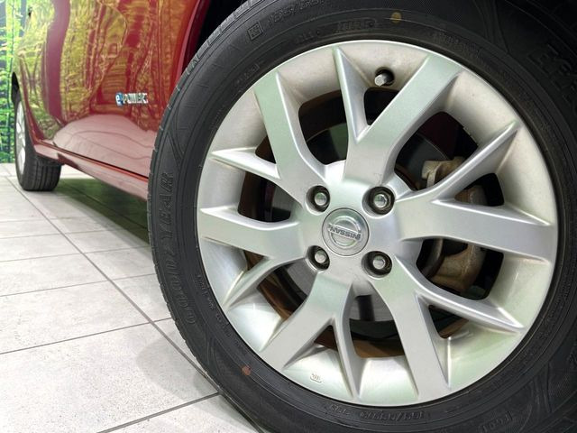 �y����15�C���`�A���~�z�C�[���z�O�ςɃ}�b�`���������A���~�z�C�[���𑕒����Ă���܂��B�e��ЊO�A���~�z�C�[����A�X�^�b�h���X�^�C�����戵�����Ă���܂��B���񂲑��k����������