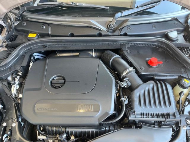 �����X�ł́A�e���[�J�[�̐�p�f�f�e�X�^�[�𓱓��B���Ǝ��i�����e�N�j�J���X�^�b�t���풓���Ă���܂��̂ŁA������̍ۂɂ����S���Ă����p���������܂��B