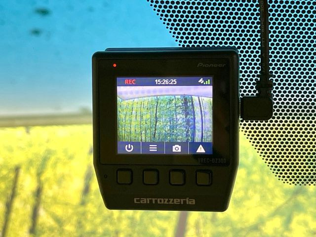 �y�h���C�u���R�[�_�[�z���S�E���S�ȃJ�[���C�t�ɕK�{�̃h���C�u���R�[�_�[�𑕔�!���s���͂������A������^�]�⎖�̂ɑ��������ۂ̏󋵂��f���ŋL�^���A����̃��X�N�ɔ����܂��B