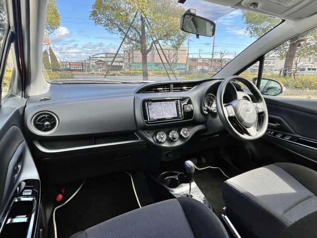 ヴィッツ1.3 F LEDエディション