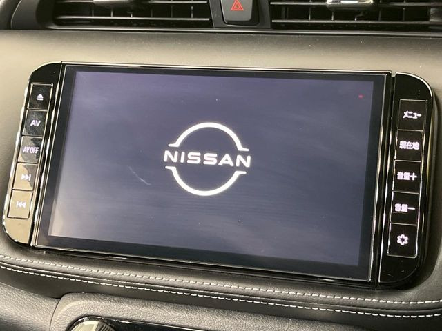 【純正9型ナビ】人気の純正ナビを装備。オーディオ機能も充実しており、Bluetooth接続すればお持ちのスマホやMP3プレイヤーの音楽を再生可能!毎日の運転がさらに楽しくなります!!