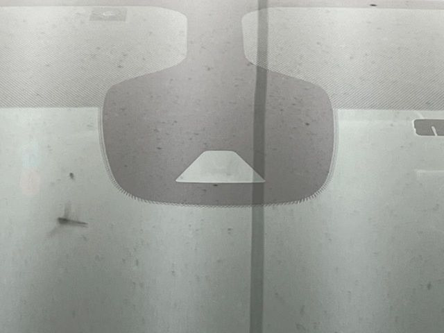 �y�G�}�[�W�F���V�[�u���[�L�z���s���ɑO���̎ԗ�����F�����A�Փ˂������Ȏ��͌x��ƃu���[�L�ŏՓˉ���Ɣ�Q�y�����A�V�X�g�B�����S�Ƀh���C�u�����y���݂��������܂��B