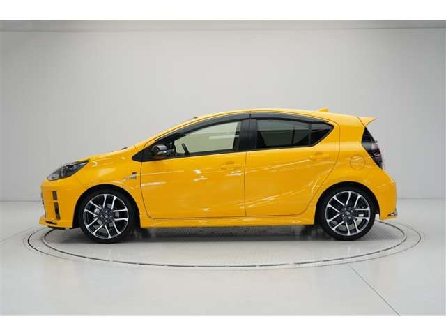 アクア1.5 G GRスポーツ・17インチパッケージ