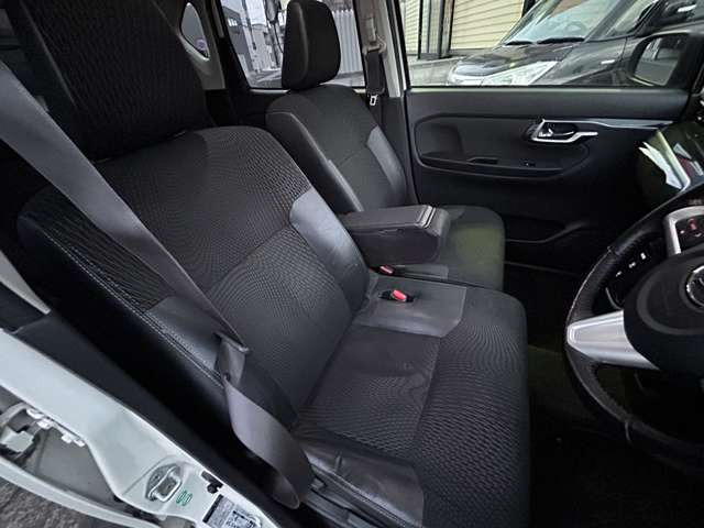 ���̋Ǝ҂ɂ������ې􂢁A�V�[�g�̃^�o�R�Ȃǂɂ��R�Q���̃��y�A��(�L��)�������Ă���܂��B