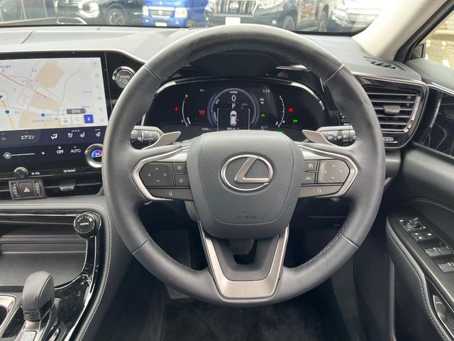 �y�����v�����X�e�A�����O�z�㎿�Ȋv���g�p���邱�ƂŁA��ɂ����������݂ƂĂ��^�]���₷���n���h���ł���