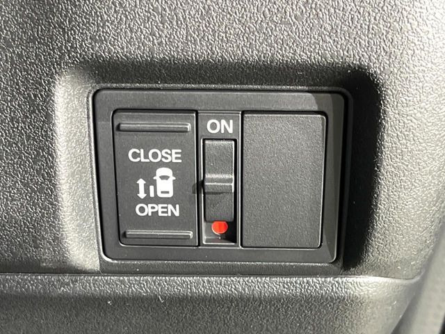 �y�p���[�X���C�h�h�A�z�X�}�[�g�L�[��^�]�Ȃ̃X�C�b�`�ŃX���C�h�h�A�̊J���\���d��������͂����ăh�A���J����K�v�������A���������q�l�ł��A�d���ו��������Ă��鎞�����N�ɊJ���߂ł��܂���