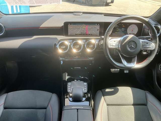 AクラスセダンA200d AMGライン