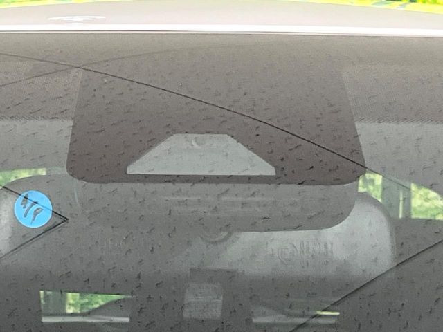 �y�g���^�Z�[�t�e�B�Z���X�z���s���ɑO���̎ԗ�����F�����A�Փ˂������Ȏ��͌x��ƃu���[�L�ŏՓˉ���Ɣ�Q�y�����A�V�X�g�B�����S�Ƀh���C�u�����y���݂��������܂��B