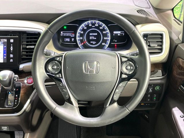 �y�����v�����X�e�A�����O�z�㎿�Ȋv���g�p���邱�ƂŁA��ɂ����������݂ƂĂ��^�]���₷���n���h���ł���