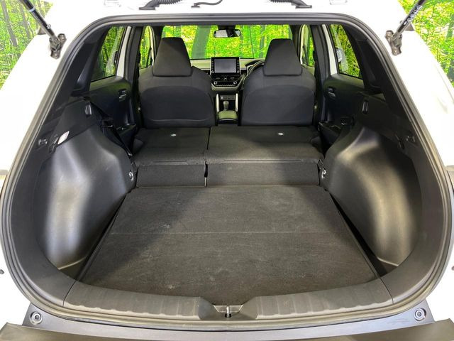 ���i�̂���������ʋ΁A���}���ɏ\���ȉ׎��X�y�[�X���m�ۂ��Ă���܂��B�Z�J���h�V�[�g��|���ƁA�傫�ȉו��̐ύڂ��\�ł���