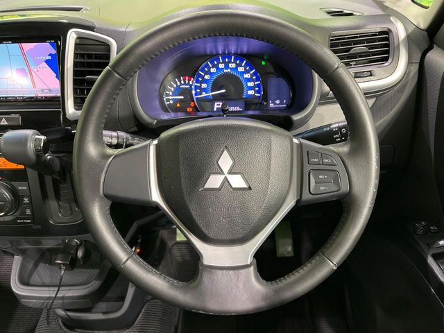 �y�N���[�Y�R���g���[���z�������H�����N���N���s�B�A�N�Z���𗣂��Ă���葬�x�ő��s���ł��A�������^�]���̕��S���y��!�����E�������ȒP�ȃX�C�b�`����Œ����ł��܂��B