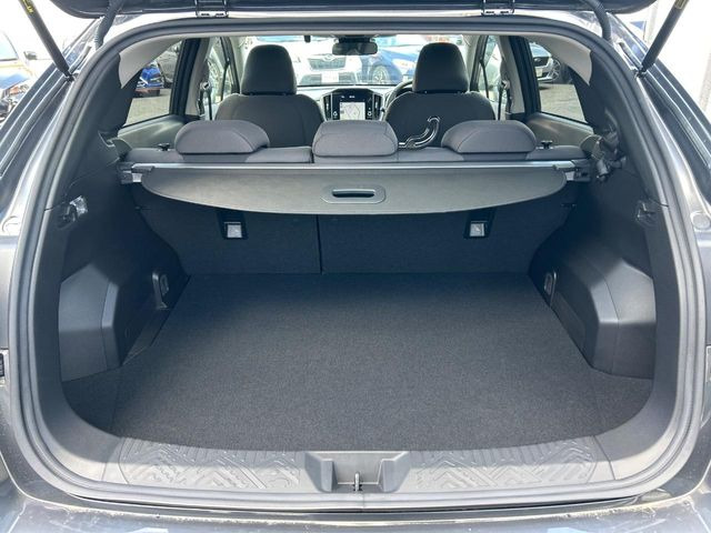 ���i�̂���������ʋ΁A���}���ɏ\���ȉ׎��X�y�[�X���m�ۂ��Ă���܂��B�Z�J���h�V�[�g��|���ƁA�傫�ȉו��̐ύڂ��\�ł���