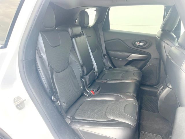 ���㕔���Ȃ��C�ɂȂ�悤�ȃL�Y�E�����ւ��蓙�A�傫�ȃ_���[�W�͂Ȃ��A�ǍD�ȏ�Ԃł��B