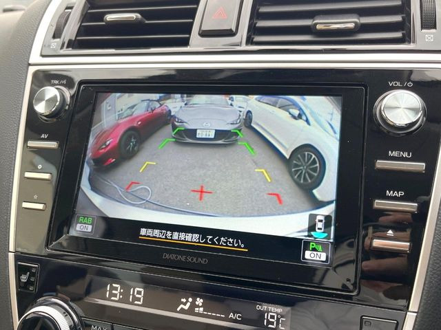 �y�t�����g&�T�C�h&�o�b�N�J�����z�h���C�o�[���猩�ɂ������p�������f���Ŋm�F�ł���J�������e���ɑ����B���ʂ��������Ȃ��ꏊ��Z��W�n�Ȃǂ��^�]���邱�Ƃ������l�ɂ������߂̈��S�����ł��B