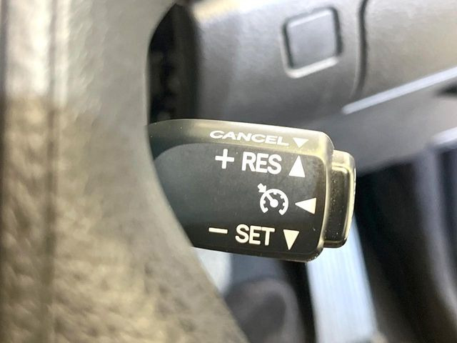 �y�N���[�Y�R���g���[���z�������H�����N���N���s�B�A�N�Z���𗣂��Ă���葬�x�ő��s���ł��A�������^�]���̕��S���y��!�����E�������ȒP�ȃX�C�b�`����Œ����ł��܂��B