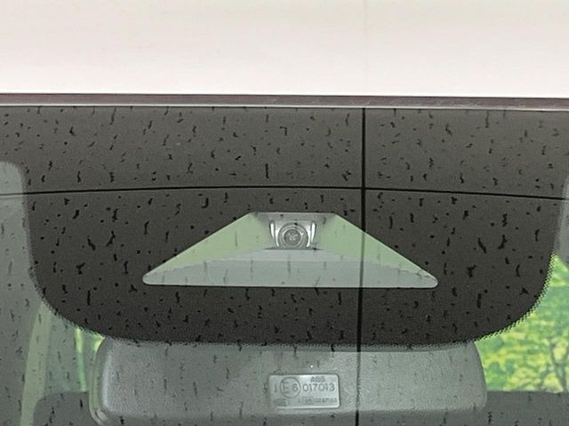 �y�z���_�Z���V���O�z���s���ɑO���̎ԗ�����F�����A�Փ˂������Ȏ��͌x��ƃu���[�L�ŏՓˉ���Ɣ�Q�y�����A�V�X�g�B�����S�Ƀh���C�u�����y���݂��������܂��B