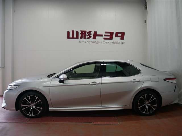 カムリ2.5 WS レザーパッケージ E-Four 4WD