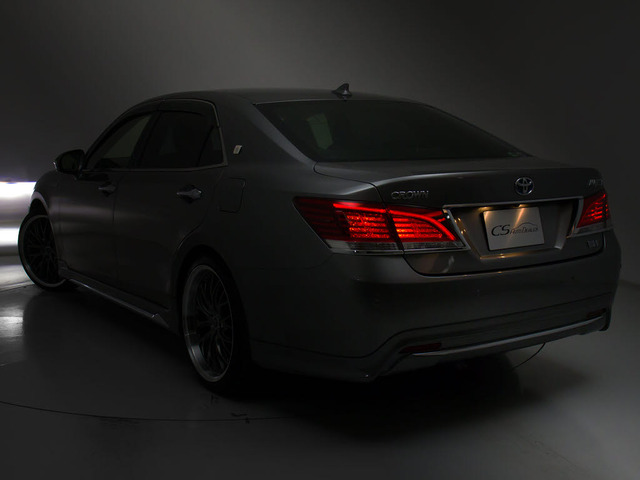 ★テールスモークやLED加工、マフラー、ルーフスポイラー、エアロパーツなど取り付け承ります!