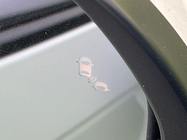 �y�u���C���h�X�|�b�g�C���t�H���[�V�����z���s���A�h�A�~���[�̎��p�ɂȂ�₷���ӏ��Ɍ㑱�Ԃ��ڋ߂���ƃT�C�h�~���[�t�߂Ɍx����\���A�h���C�o�[�ɒ��ӊ��N�����Ă���܂��B