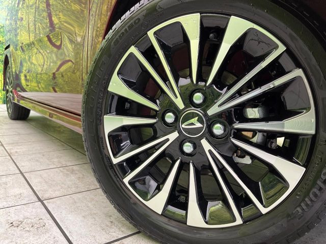 �y����15�C���`�A���~�z�C�[���z�O�ςɃ}�b�`���������A���~�z�C�[���𑕒����Ă���܂��B�e��ЊO�A���~�z�C�[����A�X�^�b�h���X�^�C�����戵�����Ă���܂��B���񂲑��k����������