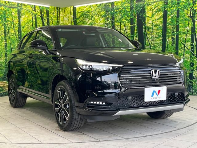 高透明度のガラス皮膜で撥水はもちろん、上質なツヤ・光沢を実現。紫外線や酸性雨から大切な愛車を保護し、色あせ・劣化を防止。「弾スプラッシュコート」、「弾プリミッサコート」からお選びいただけます。