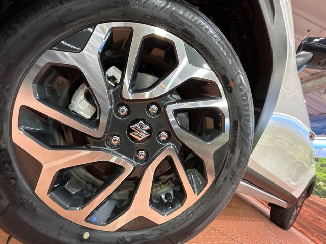 �y����16�C���`�A���~�z�C�[���z�O�ςɃ}�b�`���������A���~�z�C�[���𑕒����Ă���܂��B�e��ЊO�A���~�z�C�[����A�X�^�b�h���X�^�C�����戵�����Ă���܂��B���񂲑��k����������