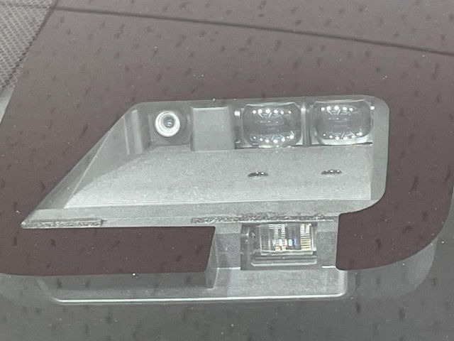 �y�g���^�Z�[�t�e�B�Z���X�z���s���ɑO���̎ԗ�����F�����A�Փ˂������Ȏ��͌x��ƃu���[�L�ŏՓˉ���Ɣ�Q�y�����A�V�X�g�B�����S�Ƀh���C�u�����y���݂��������܂��B