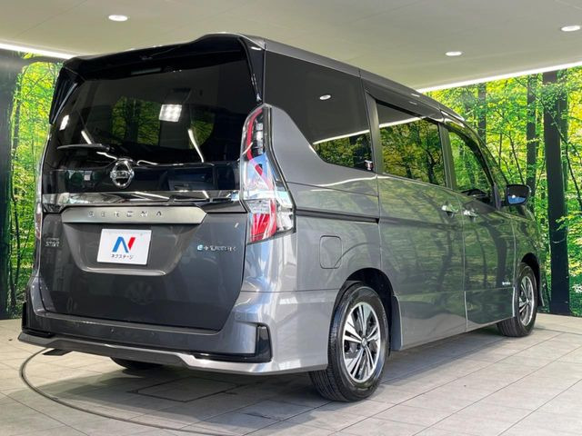 ☆全国のネクステージからお取り寄せが可能※!遠方の店舗に展示してあるクルマが気になる場合も、最寄りの店舗でご覧いただくことが可能です!是非私たちに要望をお聞かせください!※別途費用