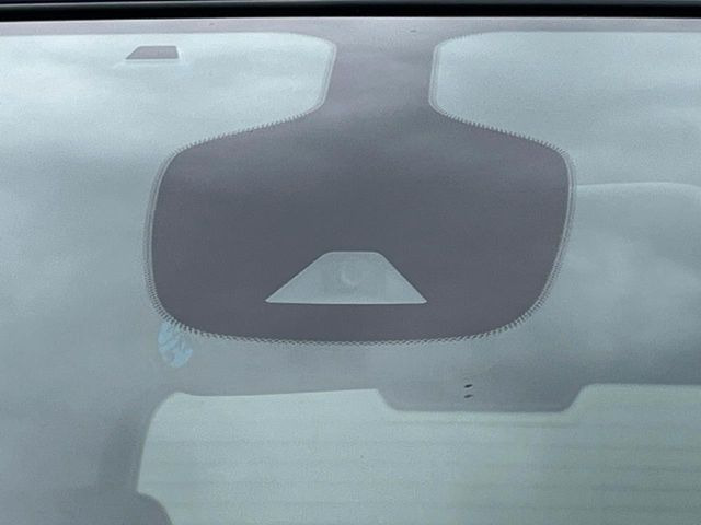 �y�C���e���W�F���g�G�}�[�W�F���V�[�u���[�L�z�t�����g�J�����őO���̎ԗ�����s�҂����m�B�Փ˂������Ȏ��͏Փ˔�Q�y���u���[�L���쓮�A�Փˉ�����T�|�[�g�B�����S�Ƀh���C�u�����y���݂��������܂��B