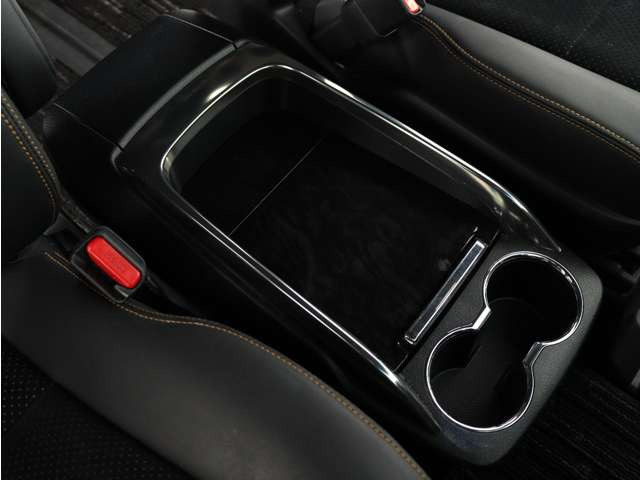 �y�Z���^�[�R���\�[���z�h�����N�z���_�[�ƕ��u�e�[�u��������A�����ɑ�e�ʂ̎��[BOX������!