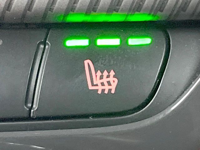 ���t�����g�V�[�g�q�[�e�B���O(�I�v�V��������):�^�]�ȁE����ȋ��ɎO�i�K�Œ��߂��\�ȃV�[�g�q�[�^�[�𑕔����Ă���܂��B�G�߂��킸���K�ɂ��g�p���������܂��B