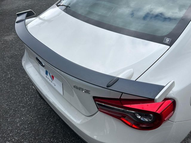 �y�����X�|�C���[�z�X�|�[�c�J�[�炵�����O�b�ƈ����������X�|�C���[�𑕒��􍂑����s���̃X�^�r���e�B(���s���萫)����ɖ𗧂��܂��B