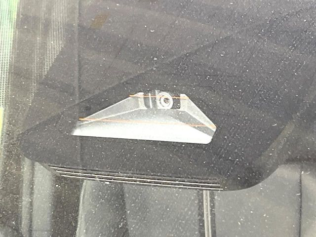 【トヨタセーフティセンス】走行中に前方の車両等を認識し、衝突しそうな時は警報とブレーキで衝突回避と被害軽減をアシスト。より安全にドライブをお楽しみいただけます。