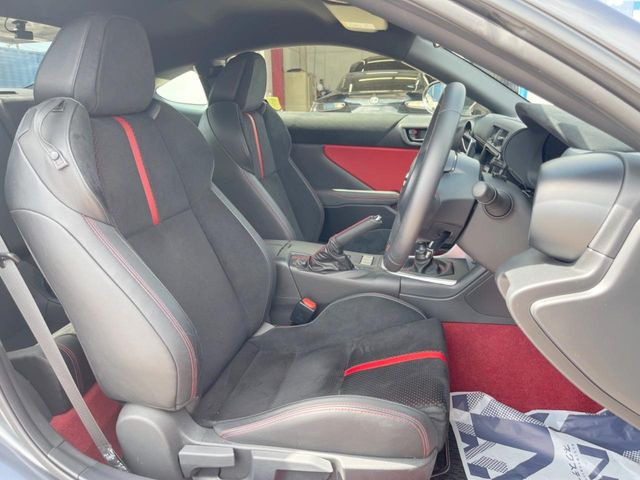 �y��p�X�|�[�c�V�[�g�z�z�[���h���ɗD��A�J�[�u���̑̂������}�����Ă���܂��B�܂��A�̂Ƀt�B�b�g���邩�獘��w�������ɂ����A�����O�h���C�u�⍂�����s�ł����K�ɂ��߂������������܂���