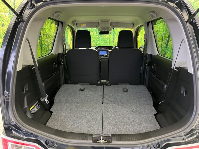 ���i�̂���������ʋ΁A���}���ɏ\���ȉ׎��X�y�[�X���m�ۂ��Ă���܂��B�Z�J���h�V�[�g��|���ƁA�傫�ȉו��̐ύڂ��\�ł���