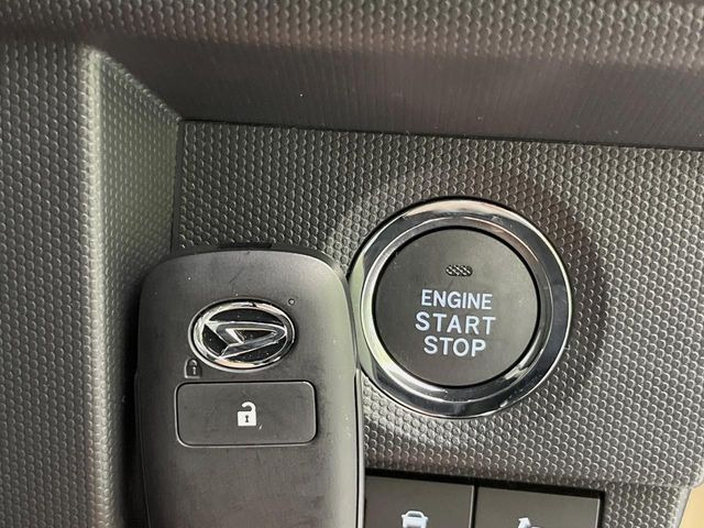 �y�L�[�t���[�V�X�e���z�J�o����|�P�b�g�ɓ��ꂽ�܂܂ł��h�A�̎{���E�������\�ȃX�}�[�g�L�[�𑕔��B�G���W���̃I���E�I�t�����J�M�����o���K�v����������Ƃ��Ă��֗��ł���