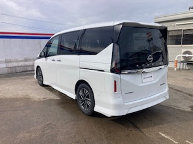 セレナ1.4 e-POWER ルキシオン