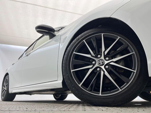 �y����18�C���`�A���~�z�C�[���z�O�ςɃ}�b�`���������A���~�z�C�[���𑕒����Ă���܂��B�e��ЊO�A���~�z�C�[����A�X�^�b�h���X�^�C�����戵�����Ă���܂��B���񂲑��k����������